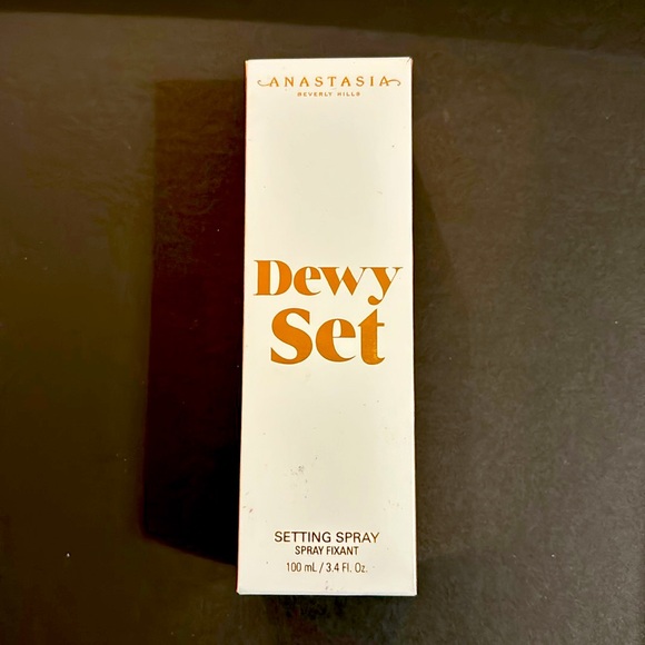 Anastasia Dewy Set Setting Spray 3.4Fl. Oz - Picture 1 of 3